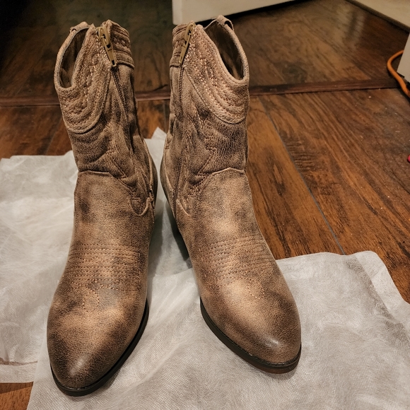 Pierre Dumas Booties 👢 - Picture 3 of 3